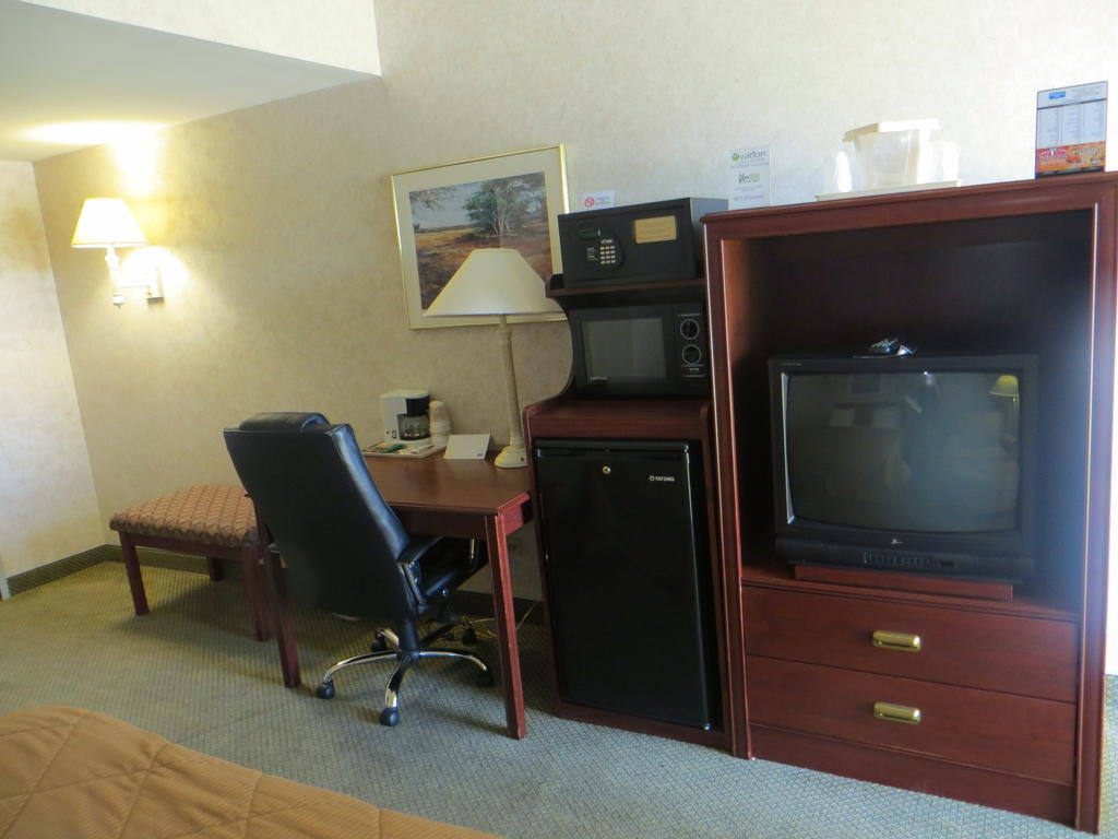 Rodeway Inn Skokie Bagian luar foto