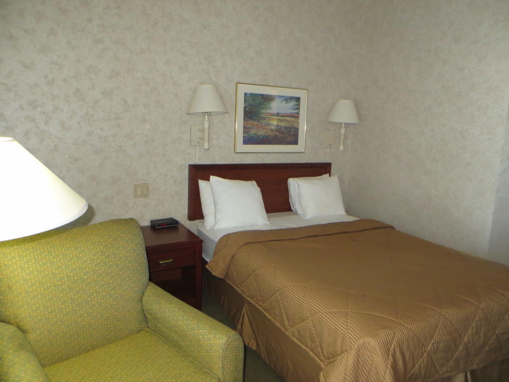 Rodeway Inn Skokie Ruang foto